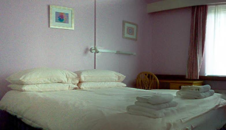 Tekels Park Guest House Камбърли Стая снимка
